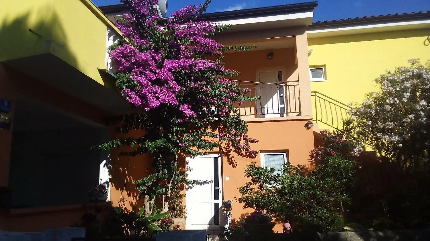 Apartments Midi Petrcane