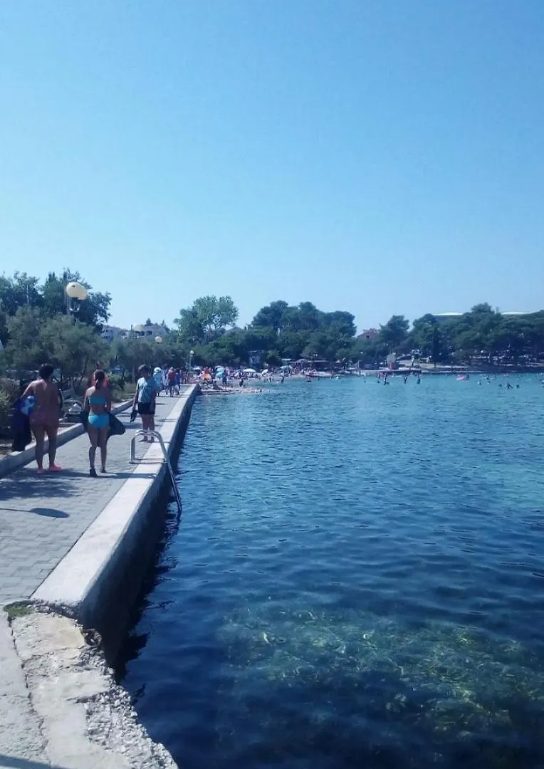 Apartments Midi Petrcane